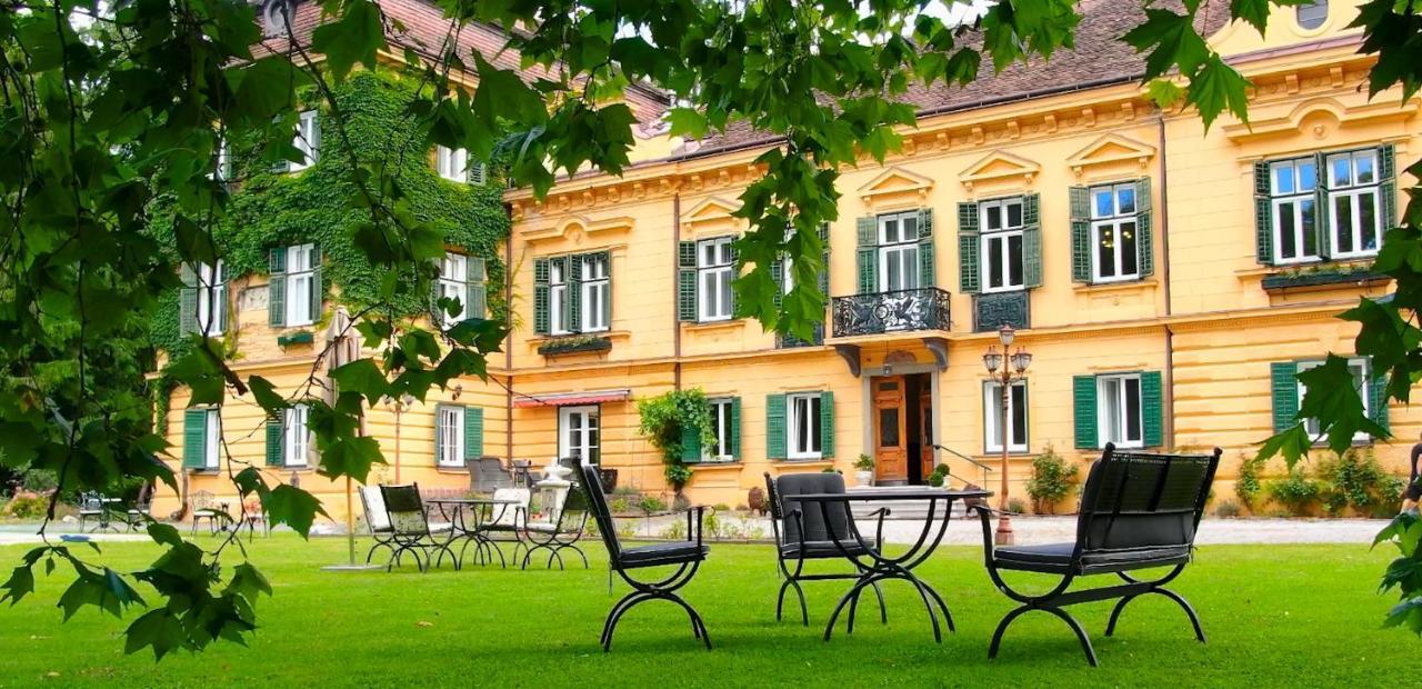 Bed and Breakfast Palais Kneissl  Burgau Exterior foto